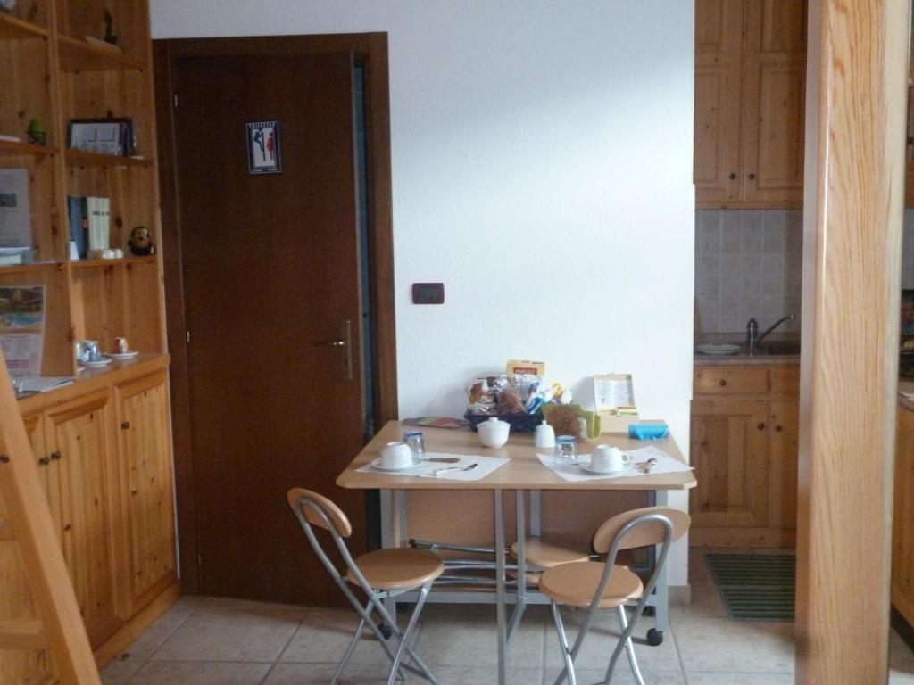 B&B Pisolo E I Persi Pien Roccasparvera Habitación foto
